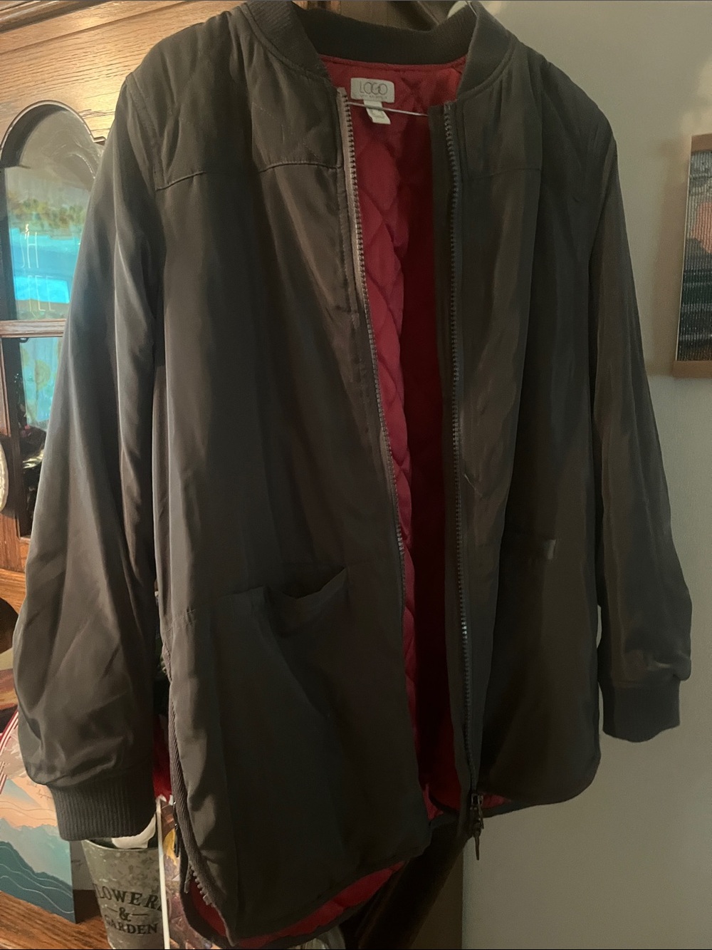 Logo very gently worn car coat w pockets